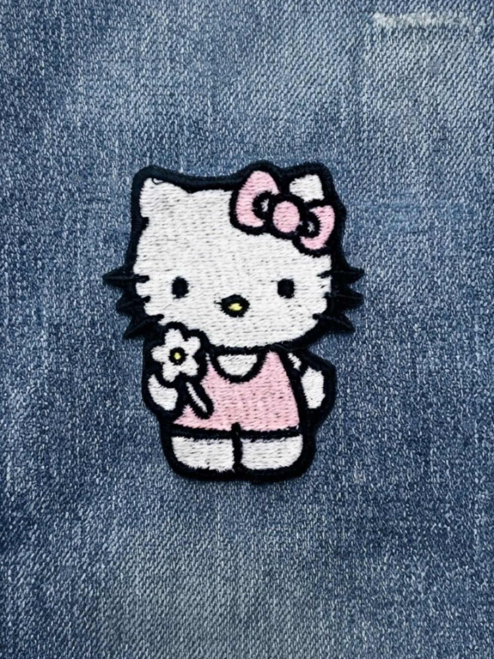✨4/$15✨Hello Kitty Flower Embroidered Patch